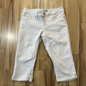 Seven7 White Women’s Bermuda Capris